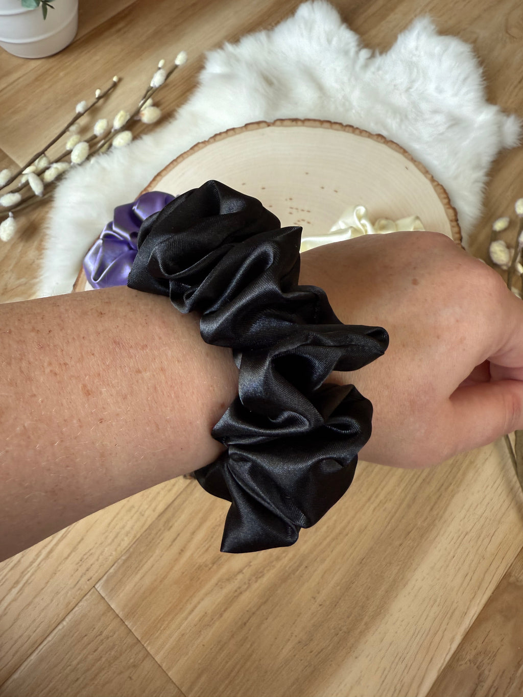 Satin scrunchie - solid colors (medium size)