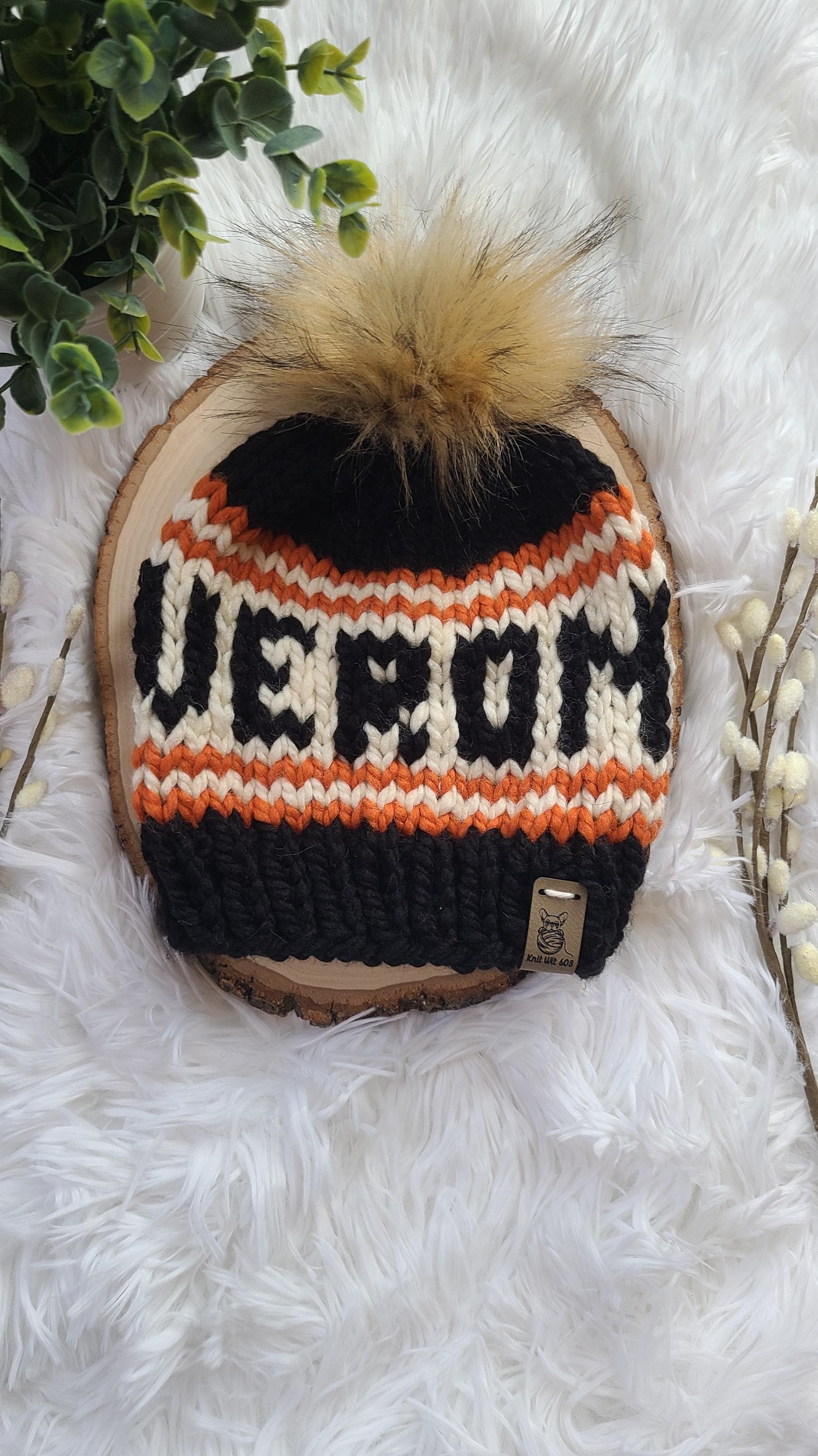 VERONA black and orange knit hat