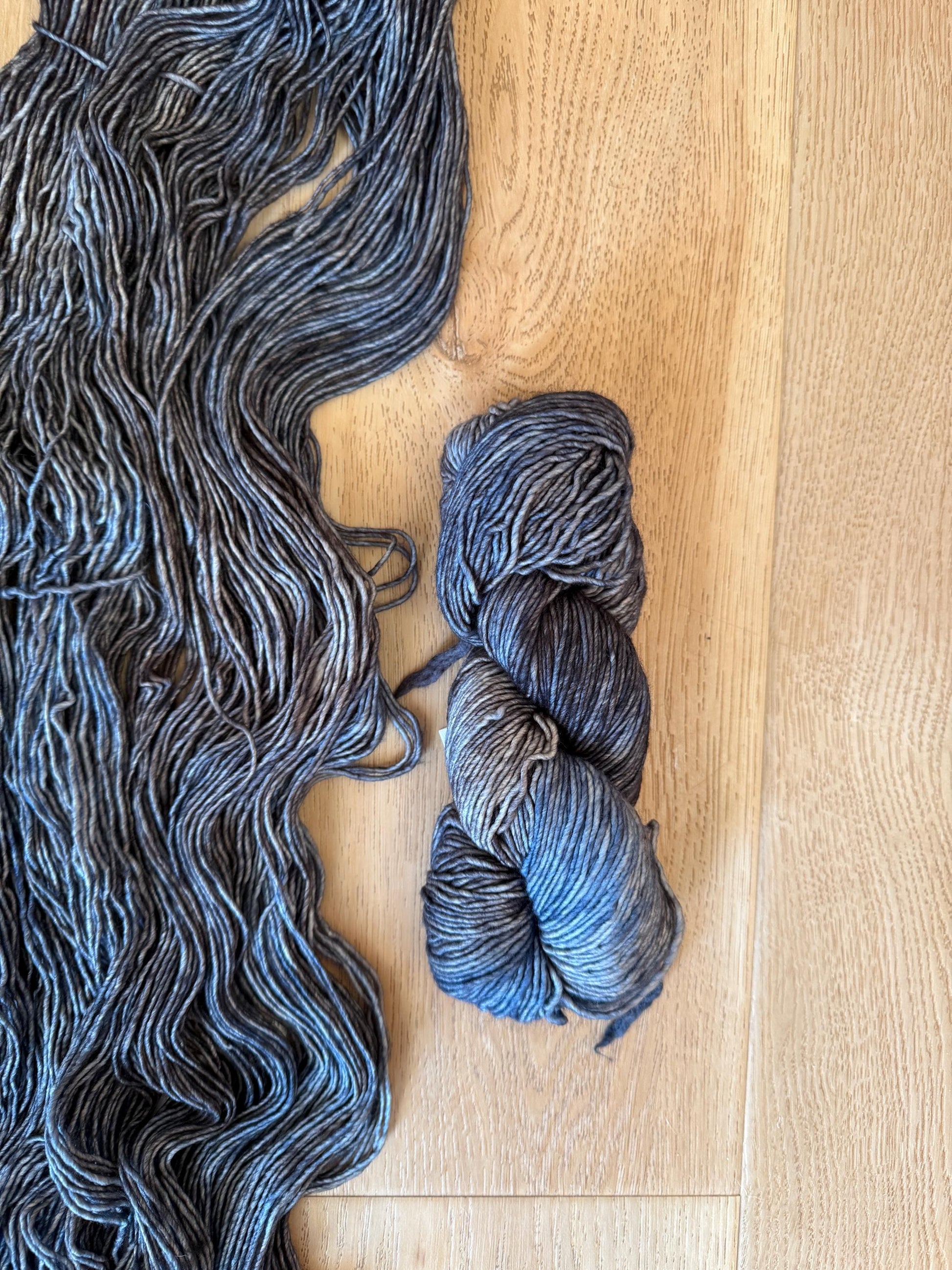 Malabrigo Washted Grey Yarn – Worsted Weight Superwash Merino Wool, Hand Dyed Soft Yarn, Knitting Yarn, Cirrus Grey