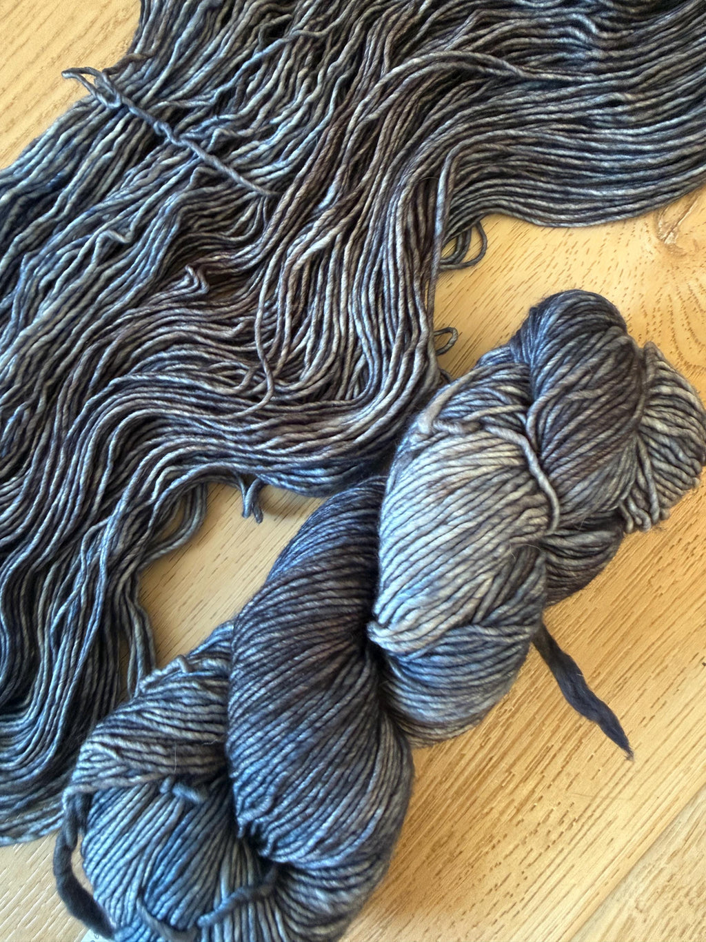 Malabrigo Washted Grey Yarn – Worsted Weight Superwash Merino Wool, Hand Dyed Soft Yarn, Knitting Yarn, Cirrus Grey