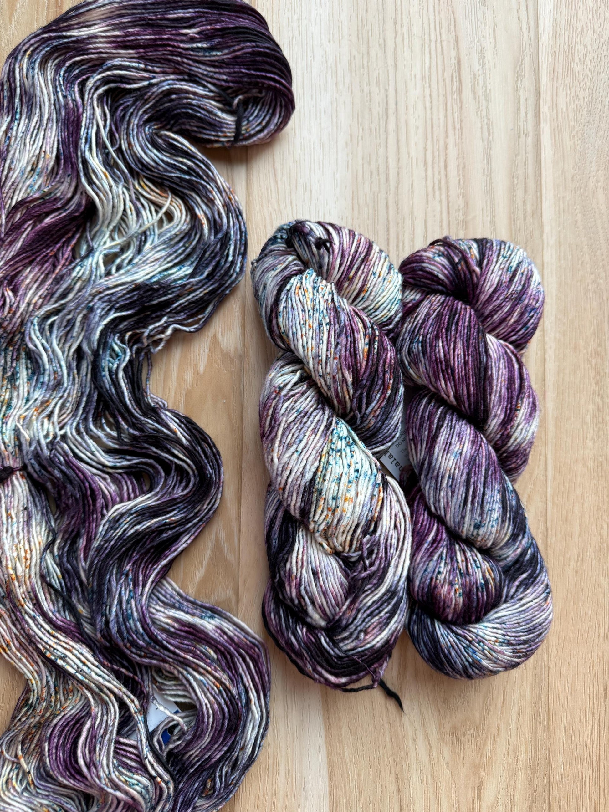 Malabrigo washted Yarn Ursula – Worsted Weight Superwash Merino Wool, Hand Dyed Soft Yarn, worsted weight wool yarn, black purple yarn