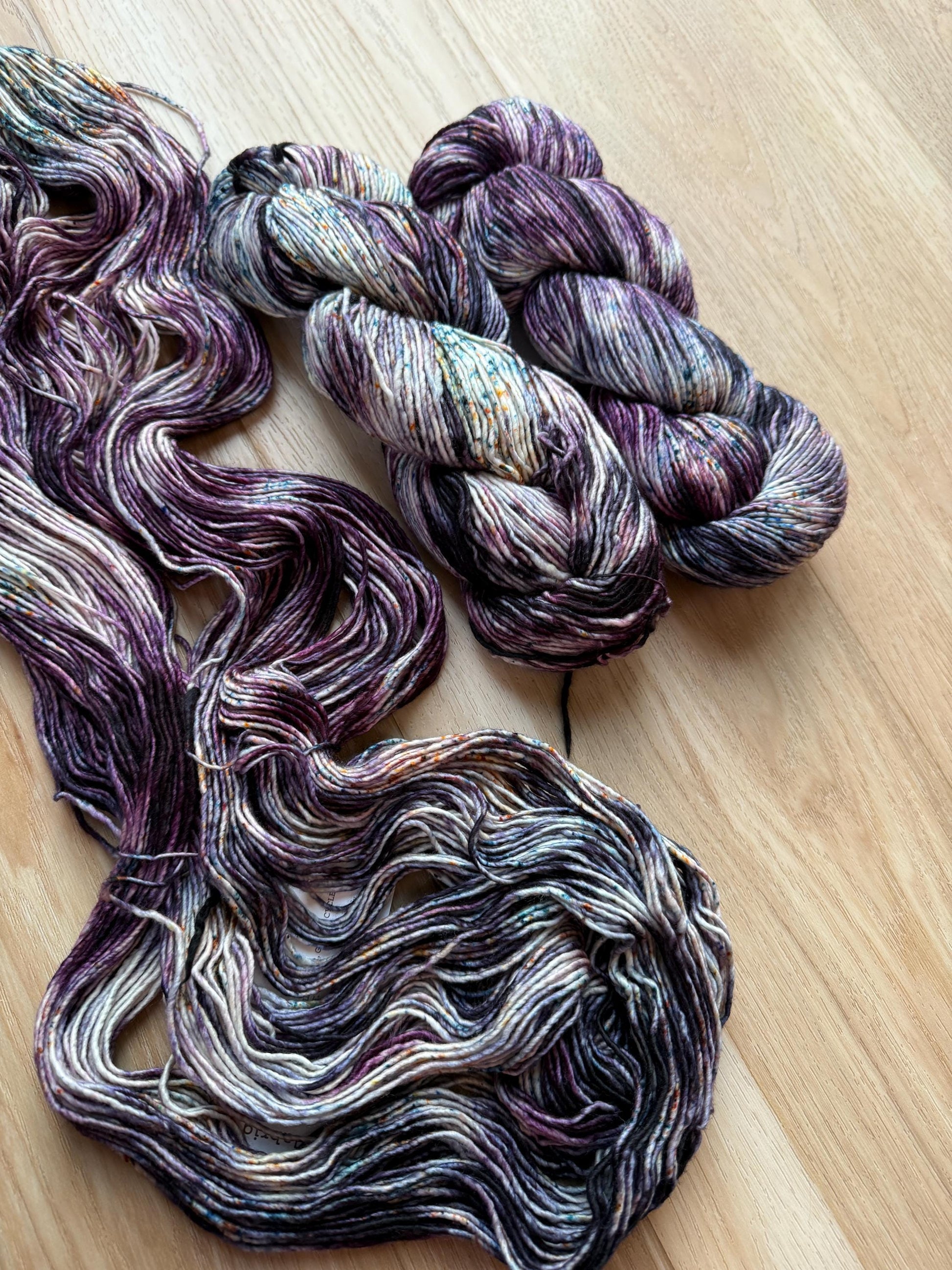 Malabrigo washted Yarn Ursula – Worsted Weight Superwash Merino Wool, Hand Dyed Soft Yarn, worsted weight wool yarn, black purple yarn
