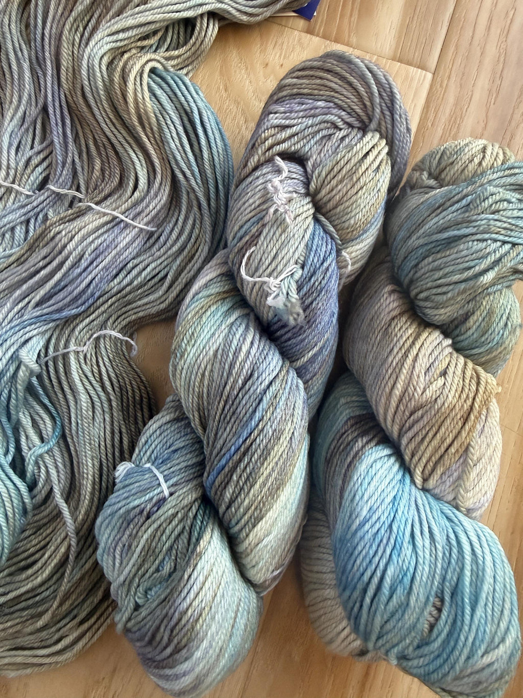 Malabrigo Rios Delphira – Amigas de Rosalindas Worsted Weight Superwash Merino Wool, Hand Dyed Soft Yarn, 4 Ply Knitting Yarn