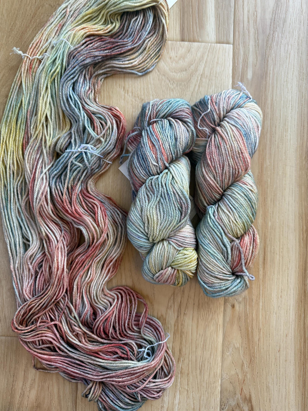 Malabrigo Rios Zahara – Amigas de Rosalinda collection Worsted Weight Superwash Merino Wool, Hand Dyed Soft Yarn, 4 Ply Knitting Yarn