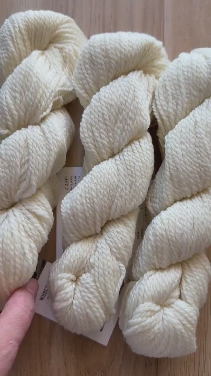 Blue Sky Fibers Highland Wool Yarn - Highland Fleecee cream yarn color 100% Peruvian Highland Wool, Worsted Weight Yarn